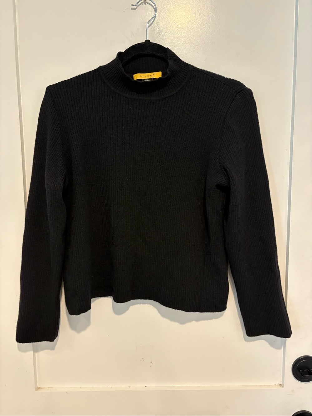 St. John 'Yellow Label' black ribbed knit pullover sweater- Size Large